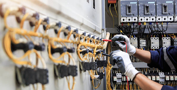 Professional Electrician technician working in Coburg, OR